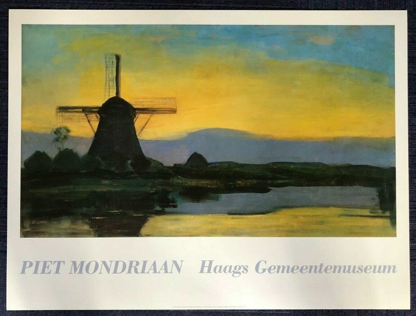 Molen bij avond, olieverf op doek by Piet Mondrian