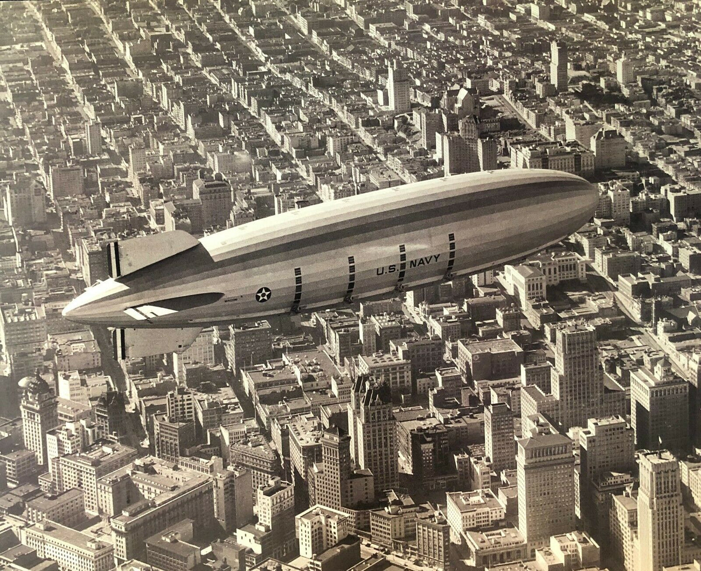 USS Macon, San Francisco 1933 by Clyde Sunderland (Art Print, 81.5cm x 63.5cm)